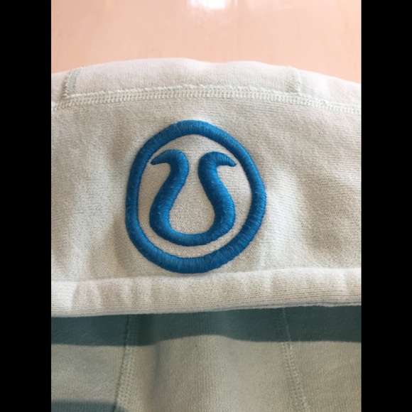 Lululemon Scuba Hoodie Aquamarine - Picture 7 of 9